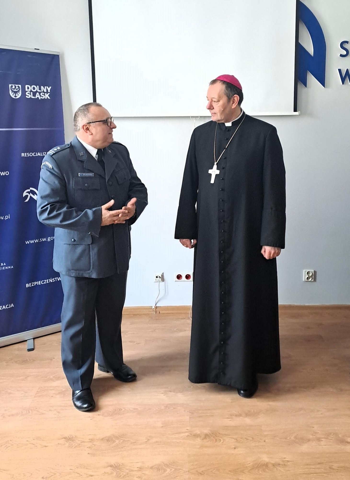 biskup-w-areszcie-120729