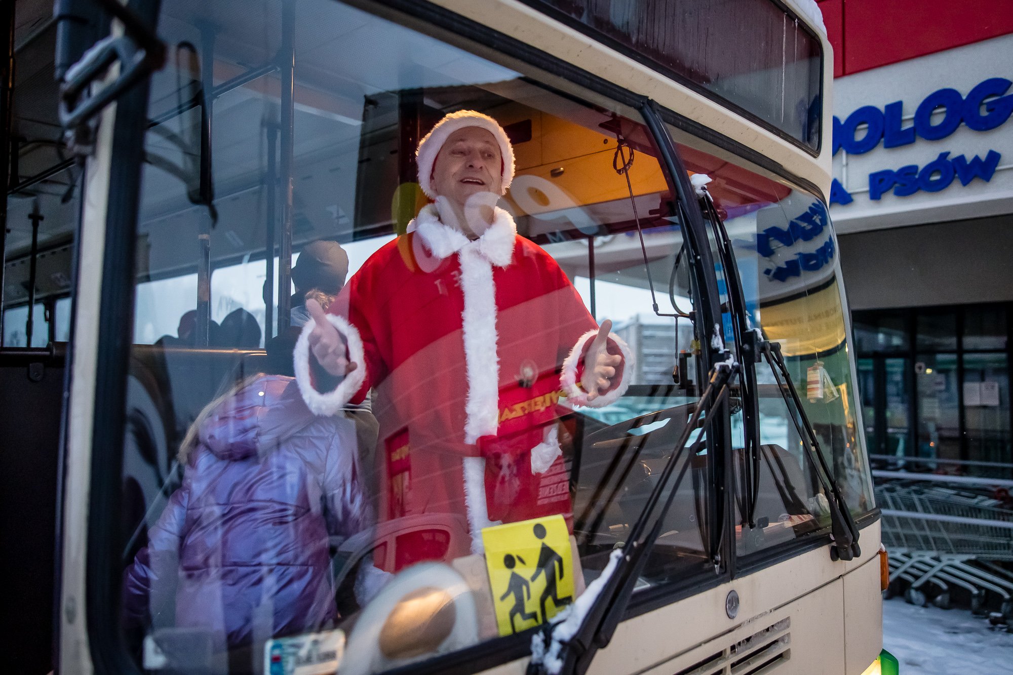 jak-sie-obronic-w-jadacym-autobusie-120784