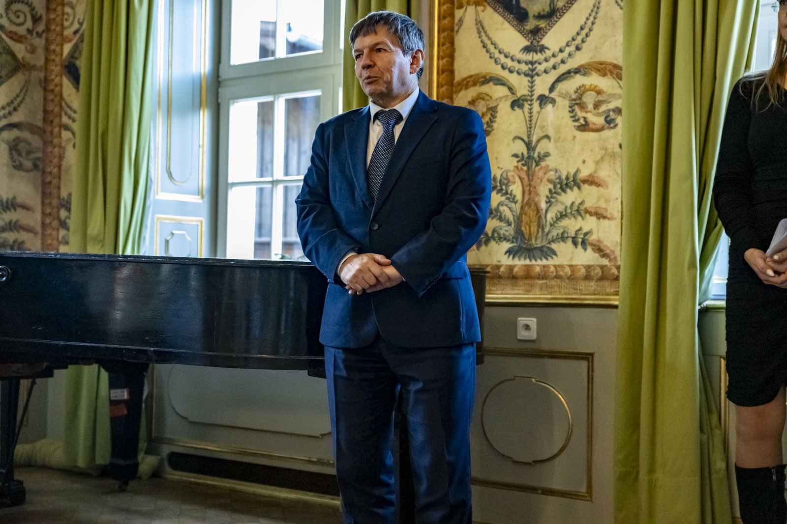 pomagaja-ubogim-120899