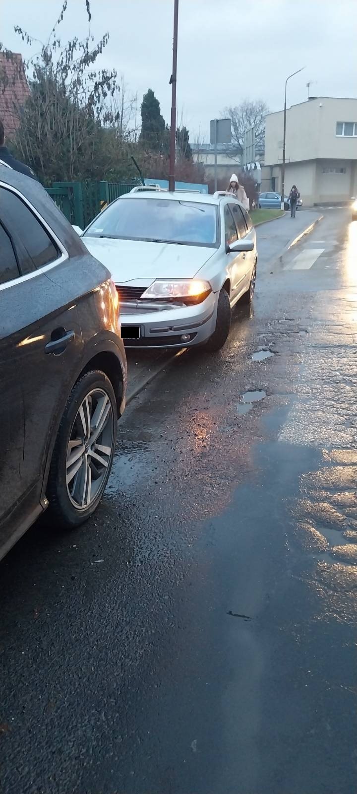 kolizja-na-zotniczej-120902