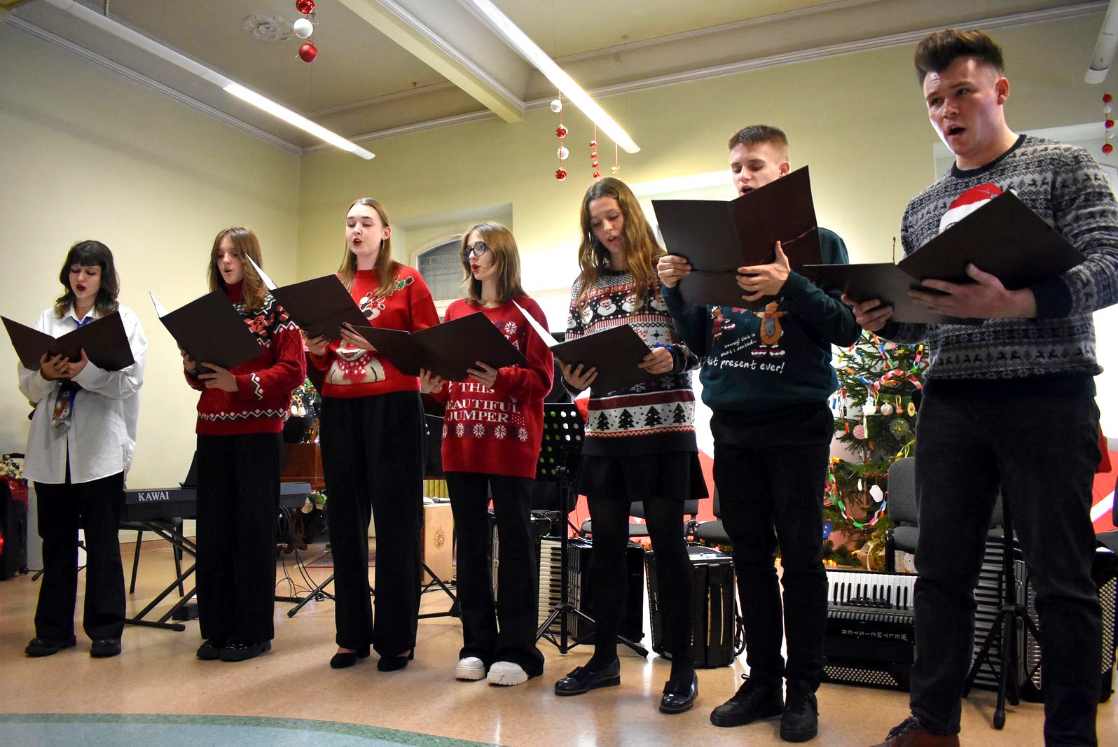 swiateczny-koncert-w-galerii-karkonoskiej-120944