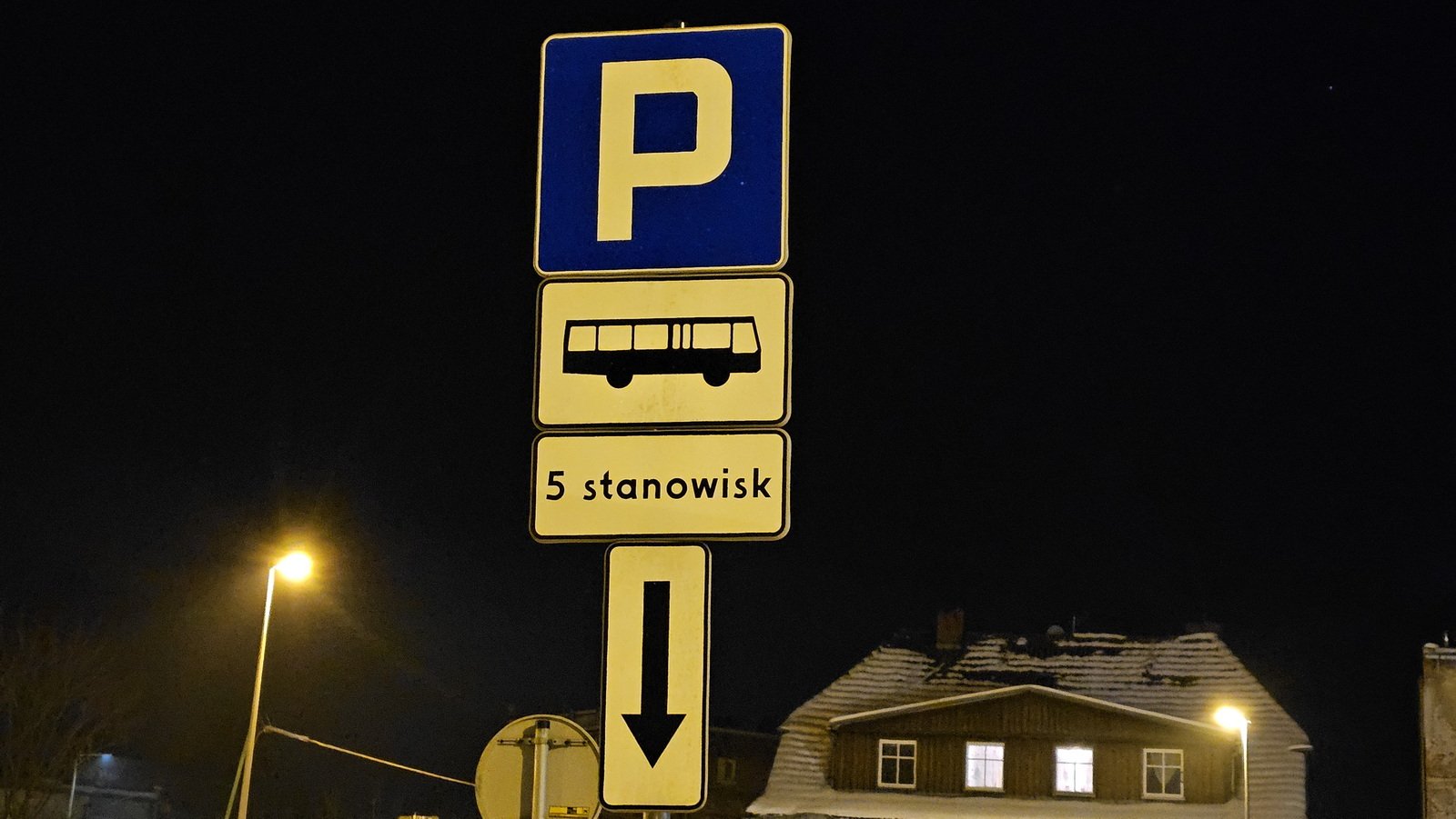 czytelnik-tiry-blokuja-parking-dla-autobusow-120966