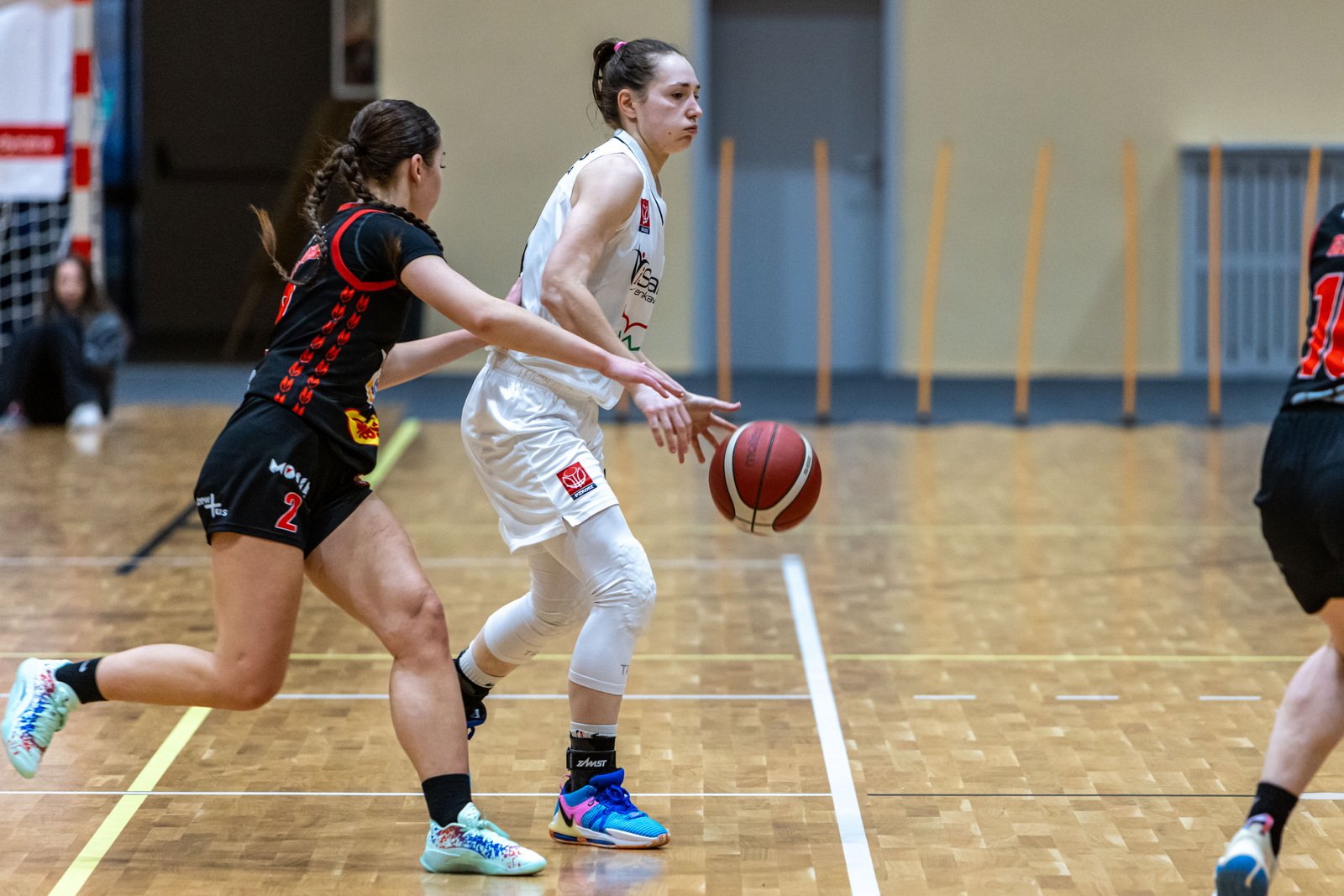 czerwona-latarnia-wciaz-w-jeleniej-gorze-121001