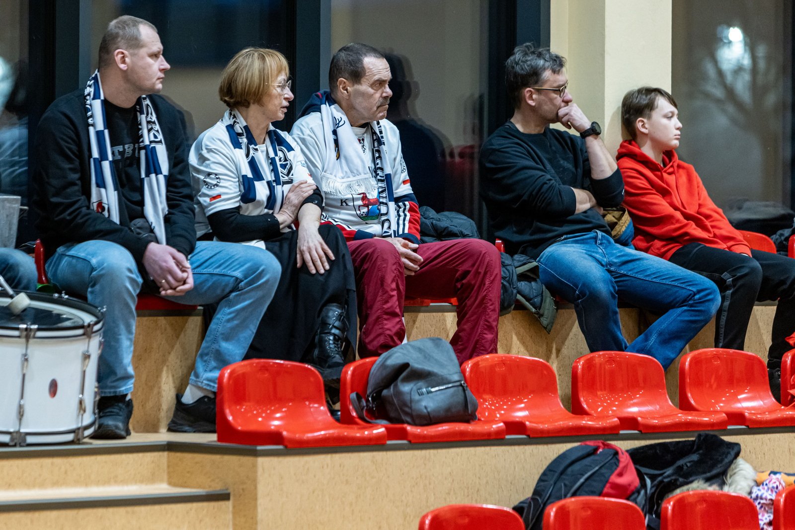 czerwona-latarnia-wciaz-w-jeleniej-gorze-121001