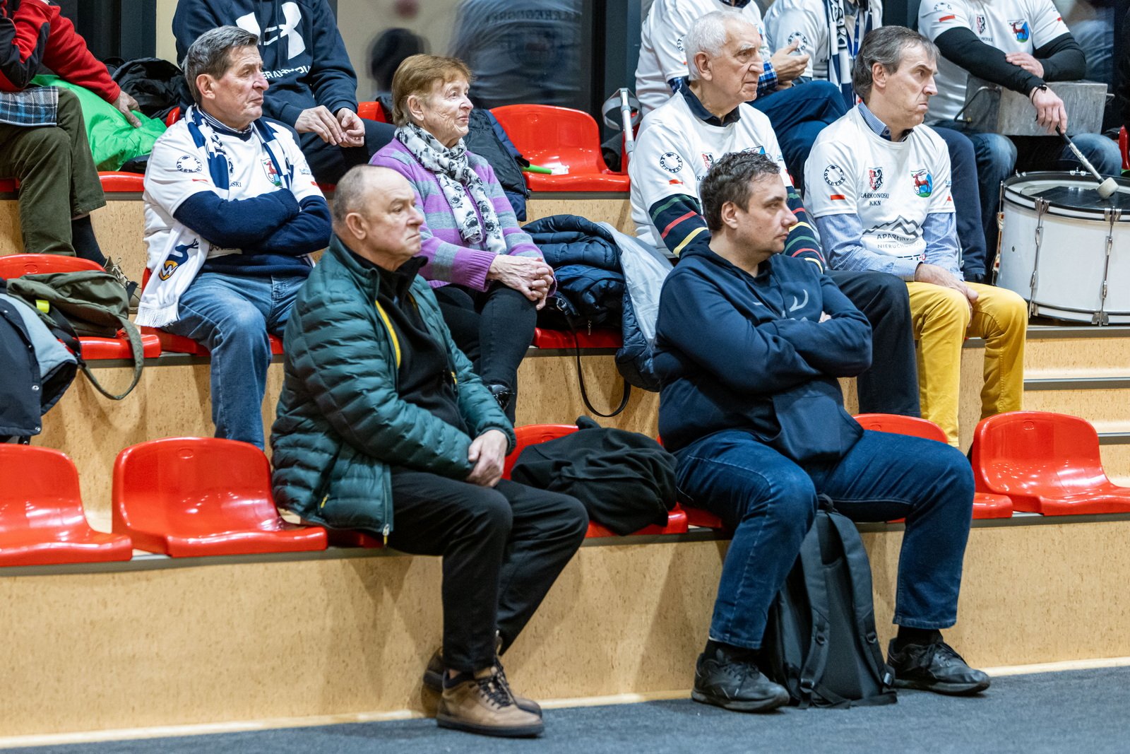 czerwona-latarnia-wciaz-w-jeleniej-gorze-121001