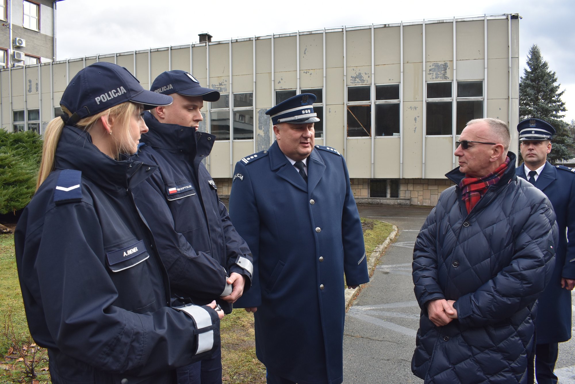 nowy-radiowoz-dla-policji-121105