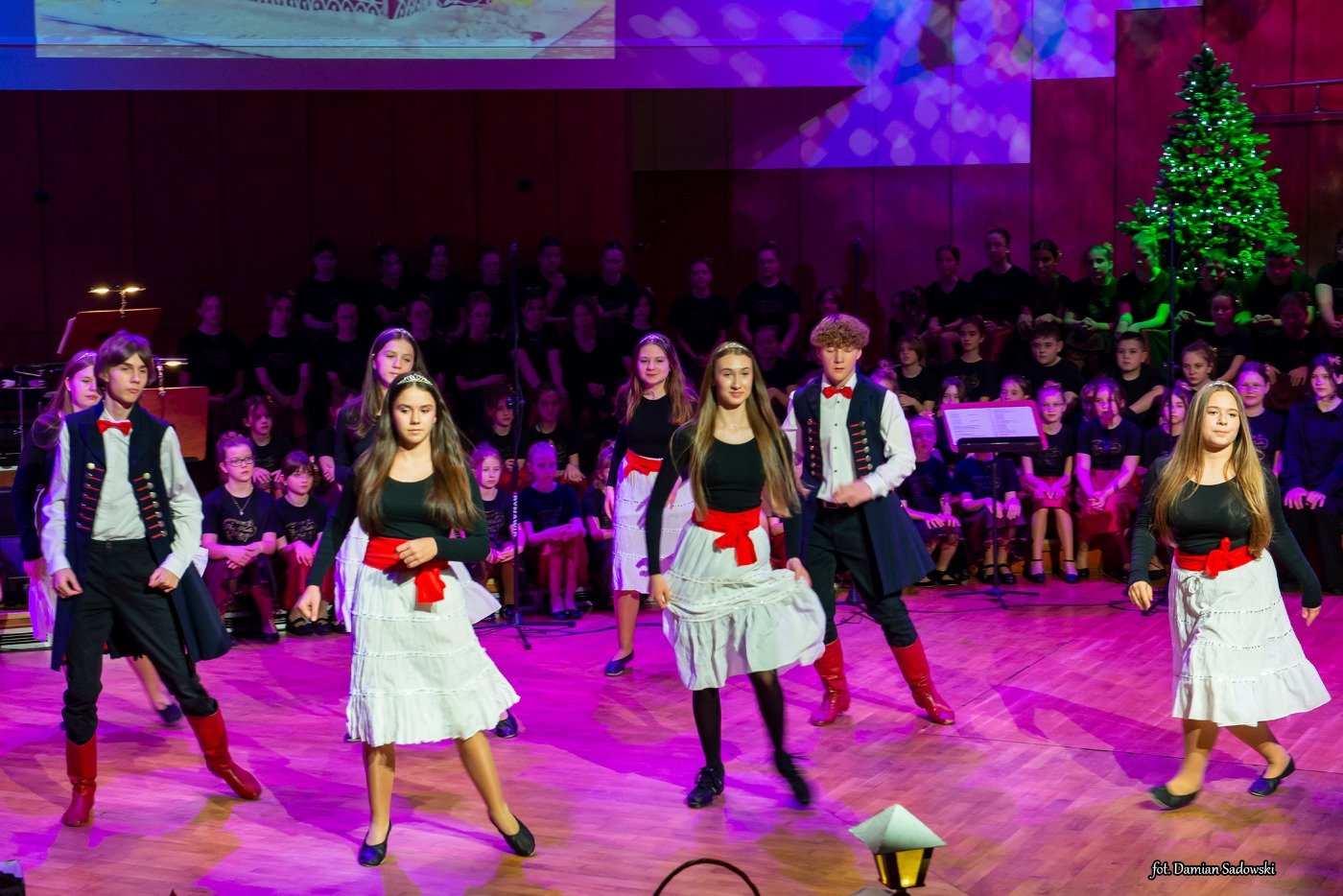 swiateczny-koncert-koled-dwojki-121145