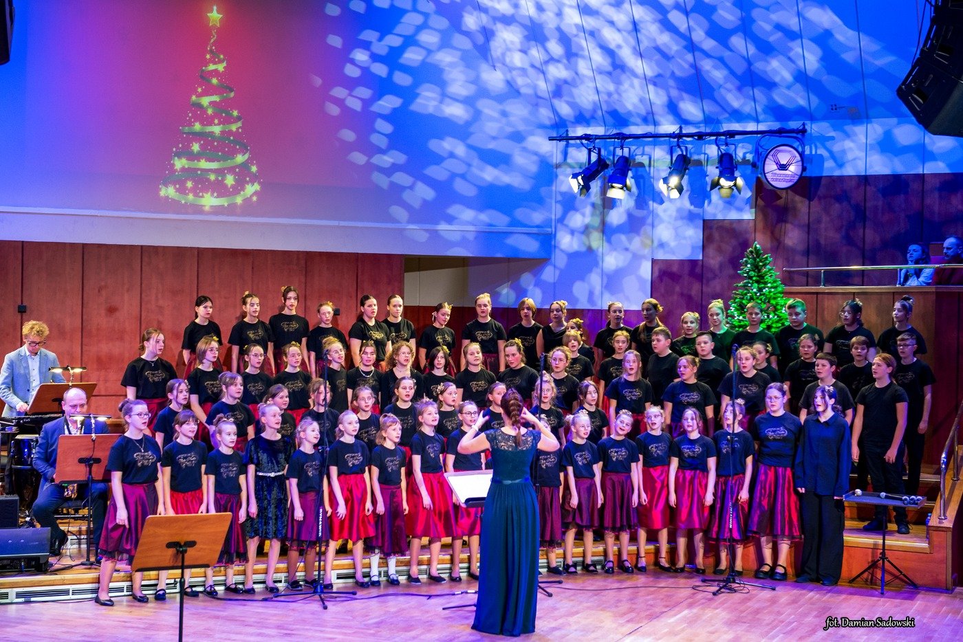 swiateczny-koncert-koled-dwojki-121145