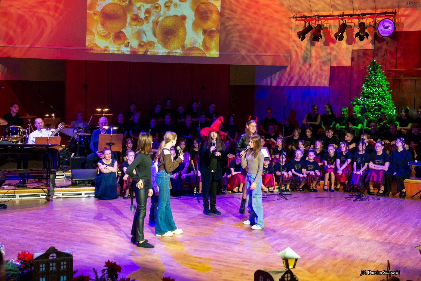 swiateczny-koncert-koled-dwojki-121145