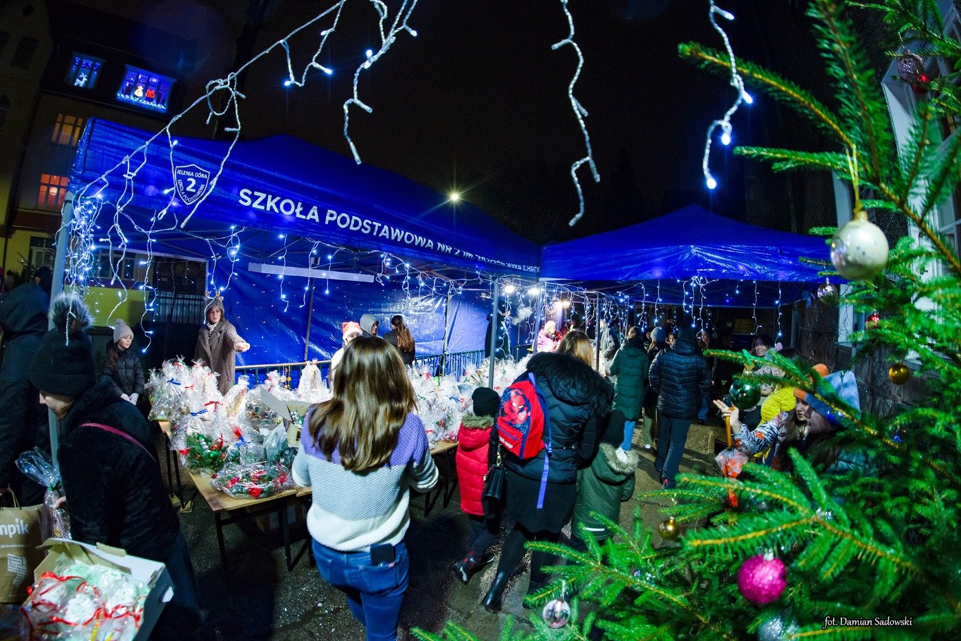 swiateczny-kiermasz-dwojki-121146