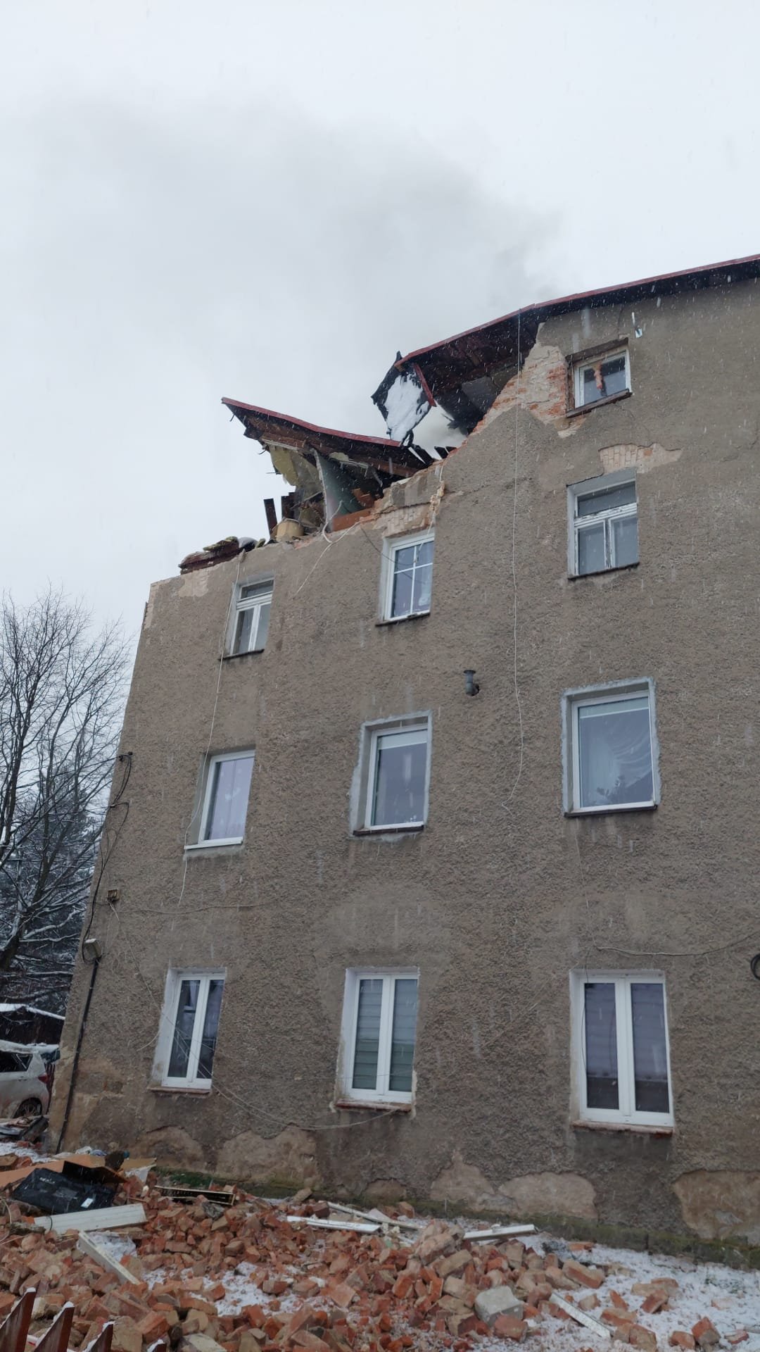 zawalio-sie-cae-poddasze-121172