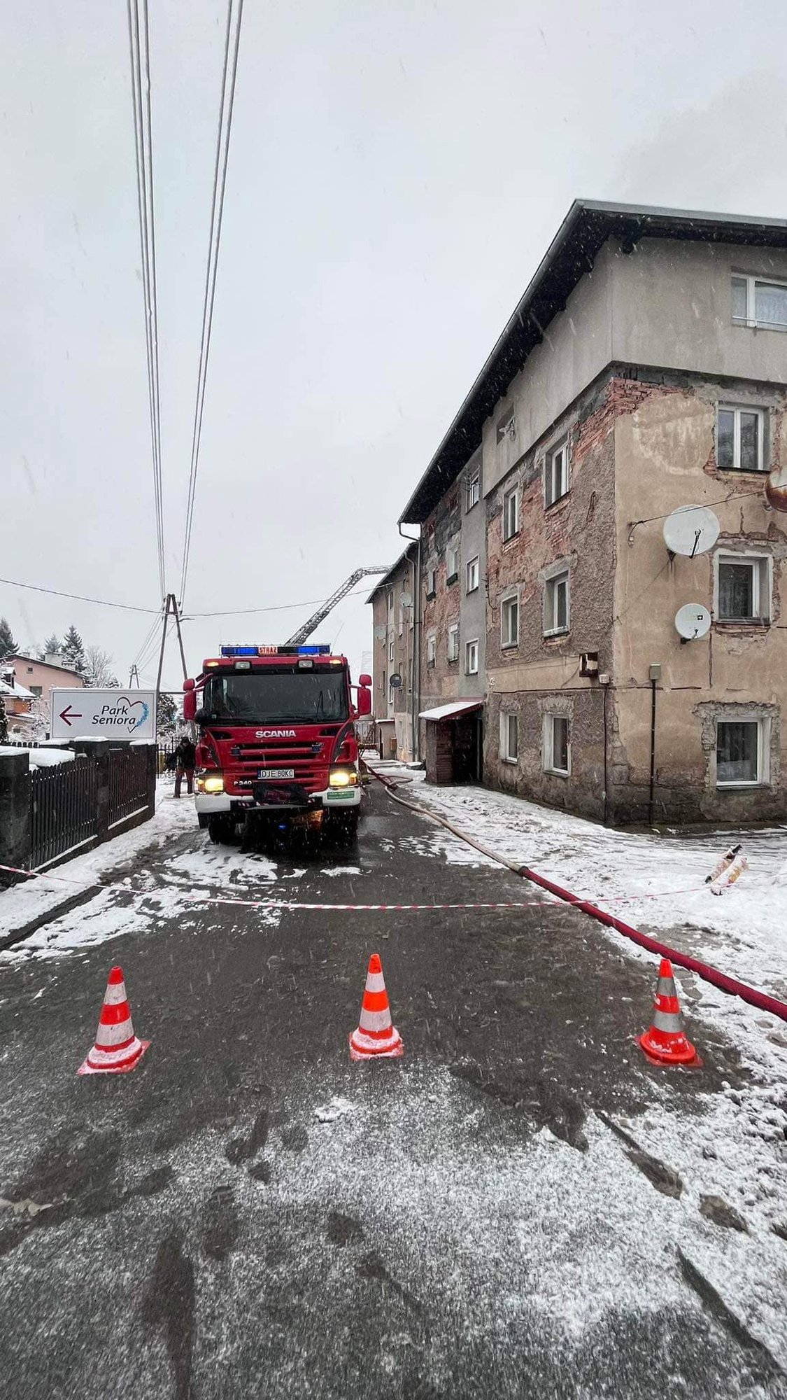 zawalio-sie-cae-poddasze-121172