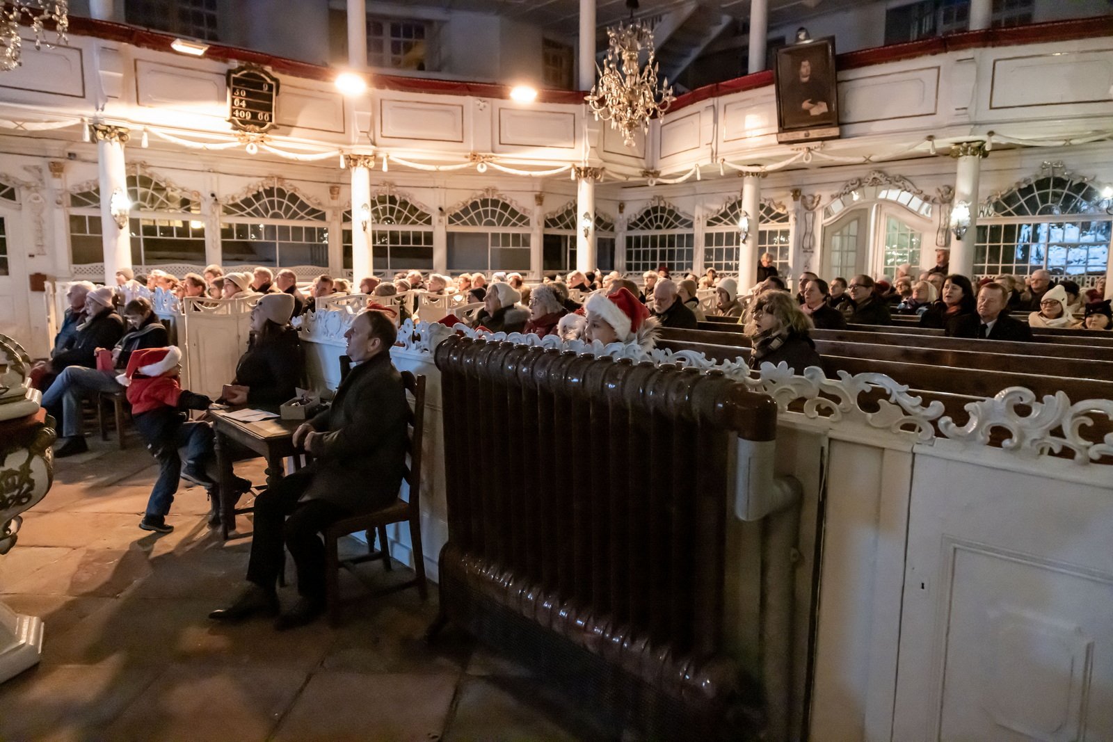 koledowali-w-cieplicach-121228