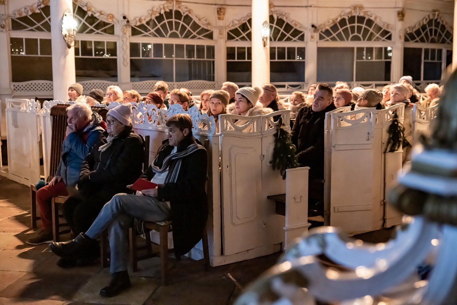 koledowali-w-cieplicach-121228