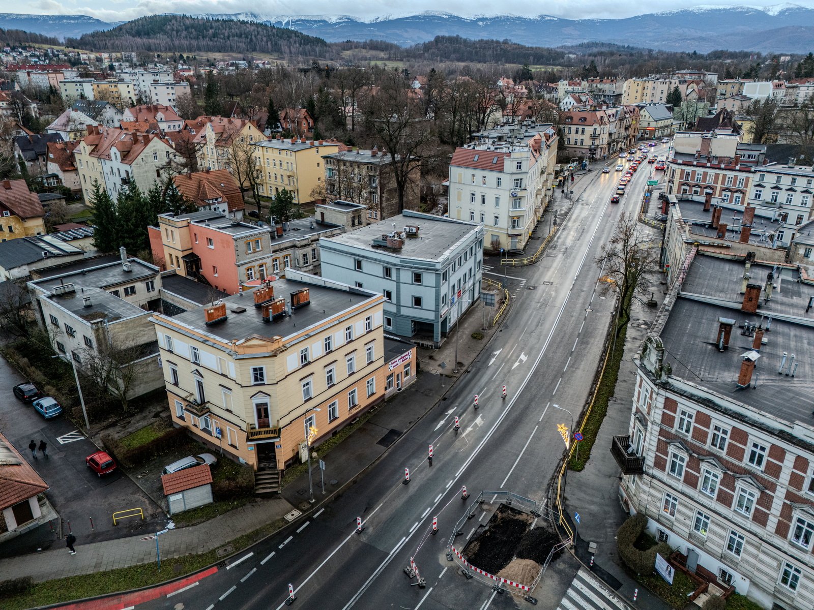 dziura-na-wolnosci-121249