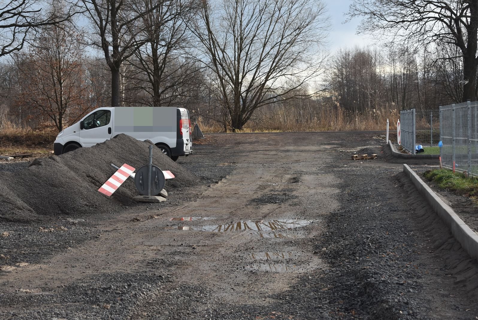 podgorzyn-buduja-droge-na-komisariat-121335