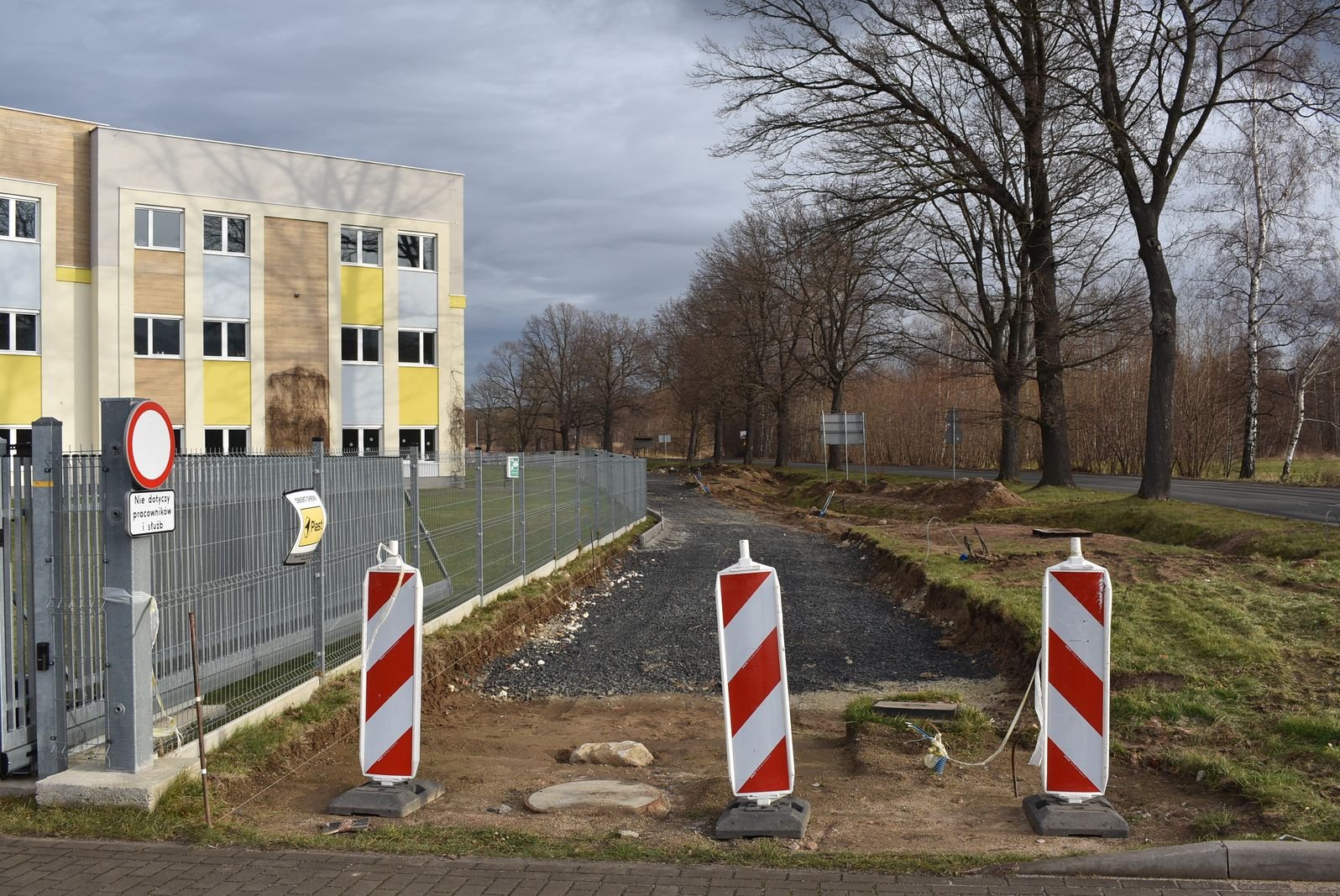 podgorzyn-buduja-droge-na-komisariat-121335