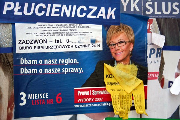 Poseł Marzena Machałek w nieco innej – plakatowej roli.