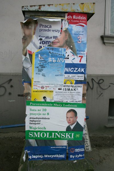 powyborcze-resztki-szpeca-miasto-12151