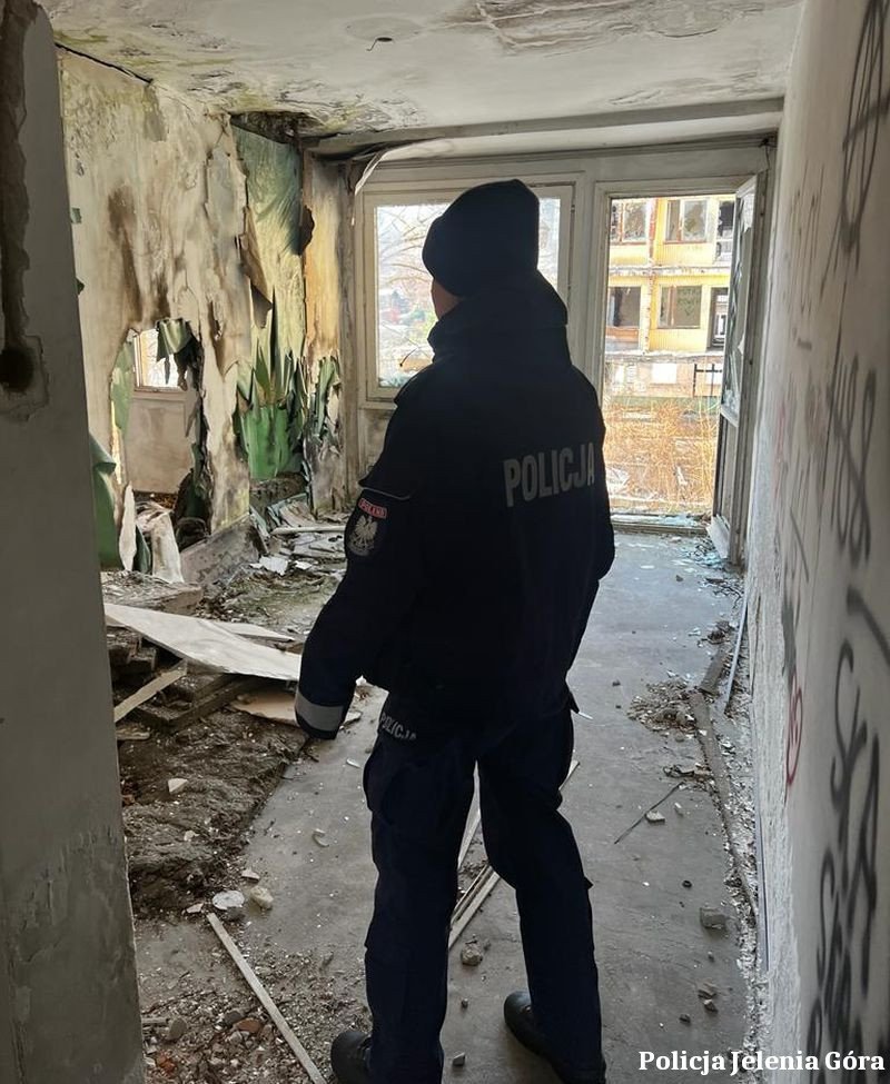 policjanci-szukaja-bezdomnych-121534