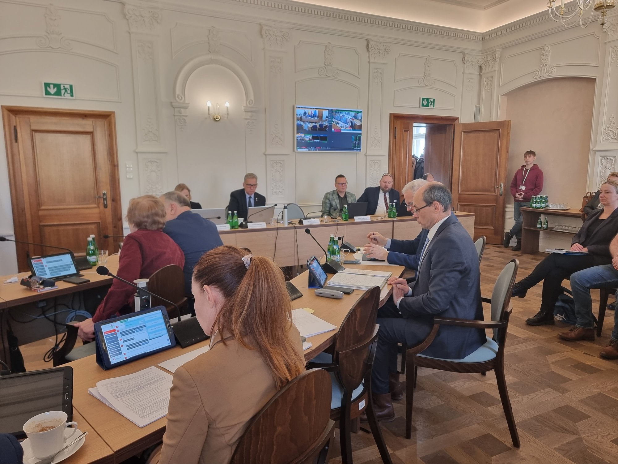 sesja-budzetowa-w-jeleniej-gorze-121545