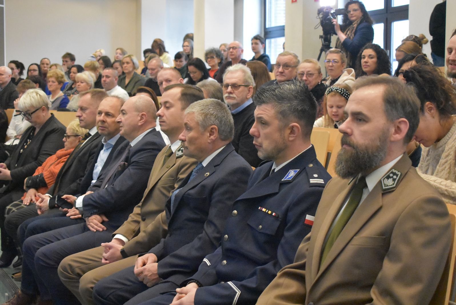 modzi-liderzy-z-dyplomami-121611