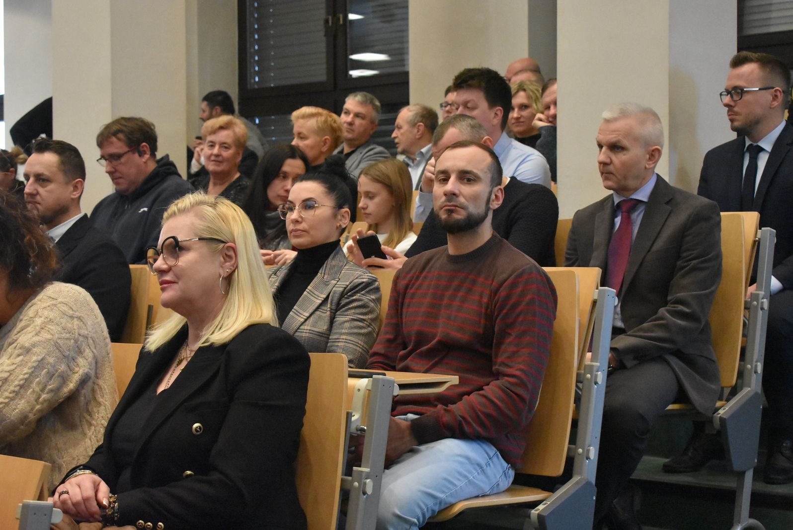 modzi-liderzy-z-dyplomami-121611
