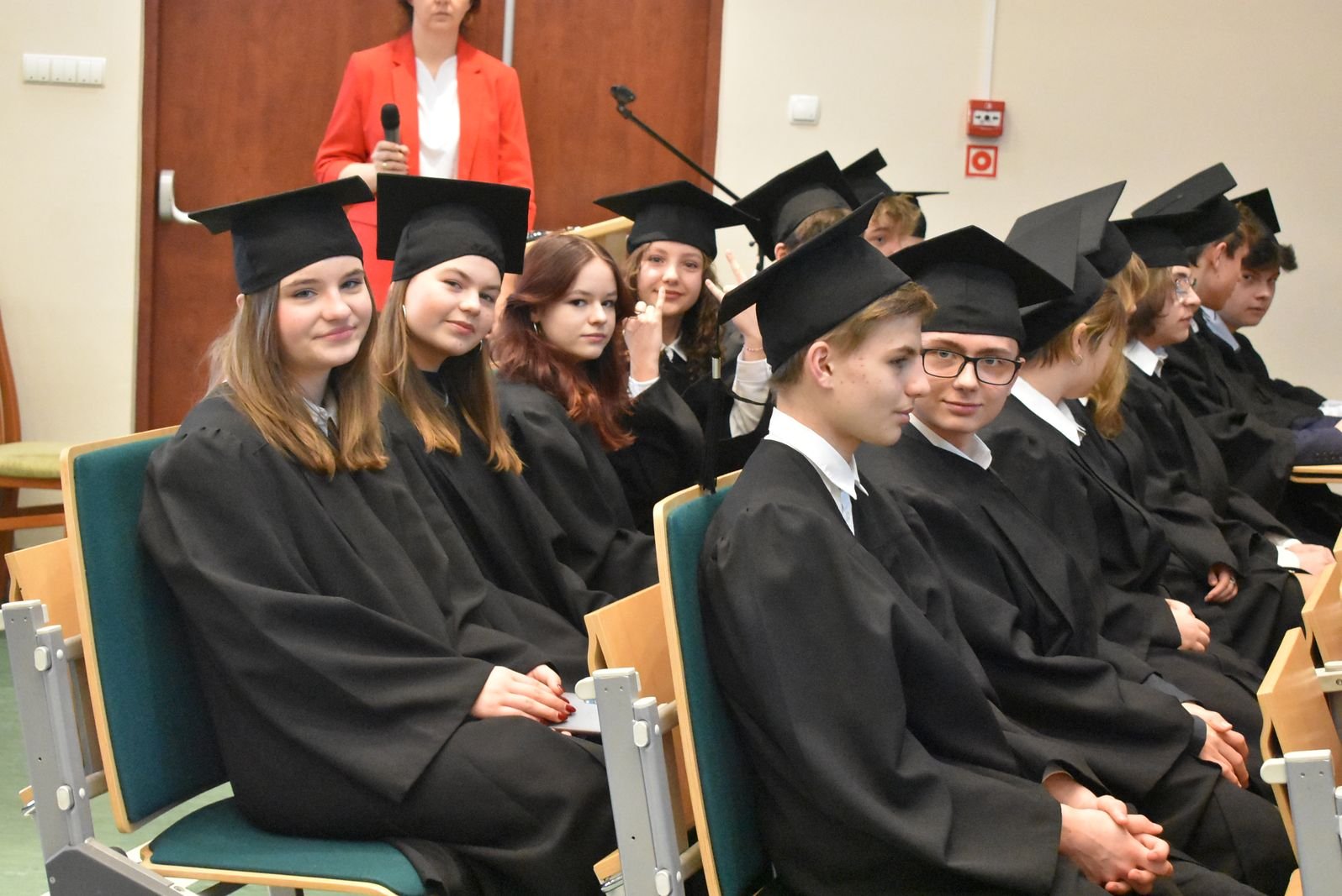 modzi-liderzy-z-dyplomami-121611