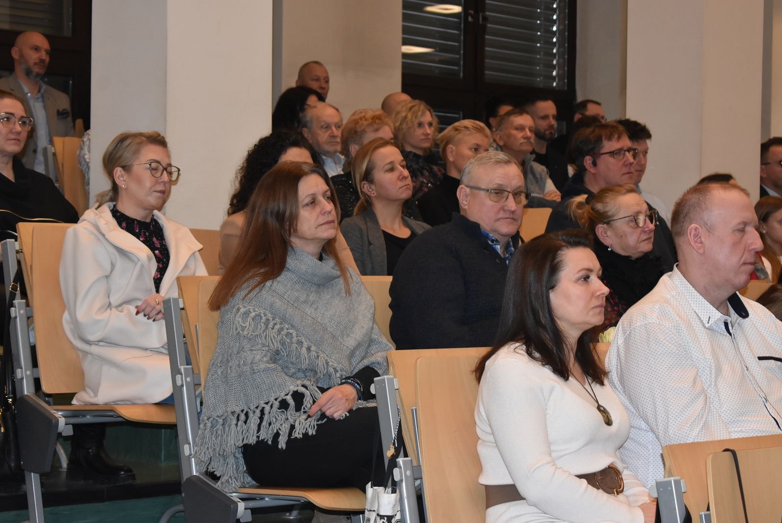 modzi-liderzy-z-dyplomami-121611