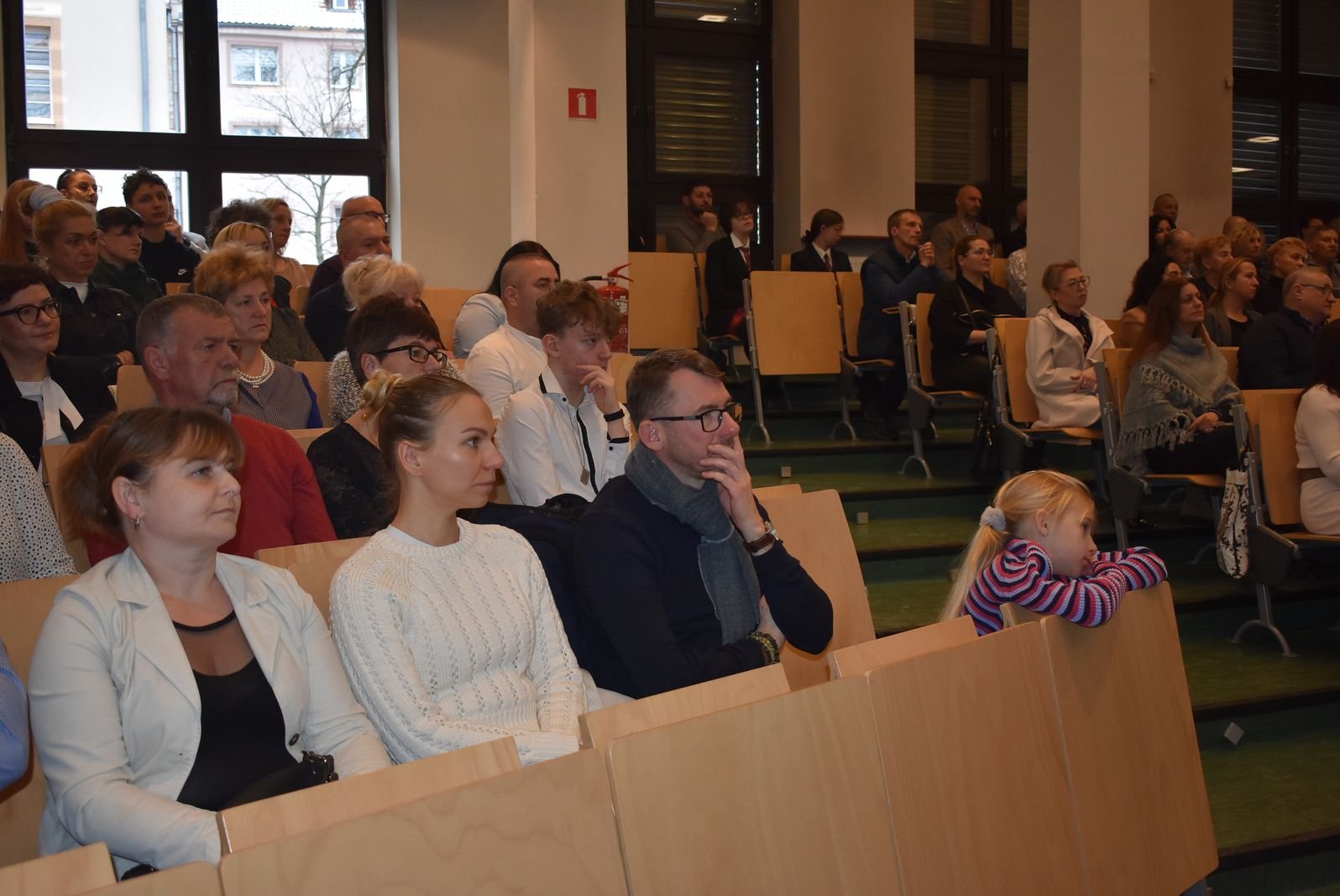 modzi-liderzy-z-dyplomami-121611