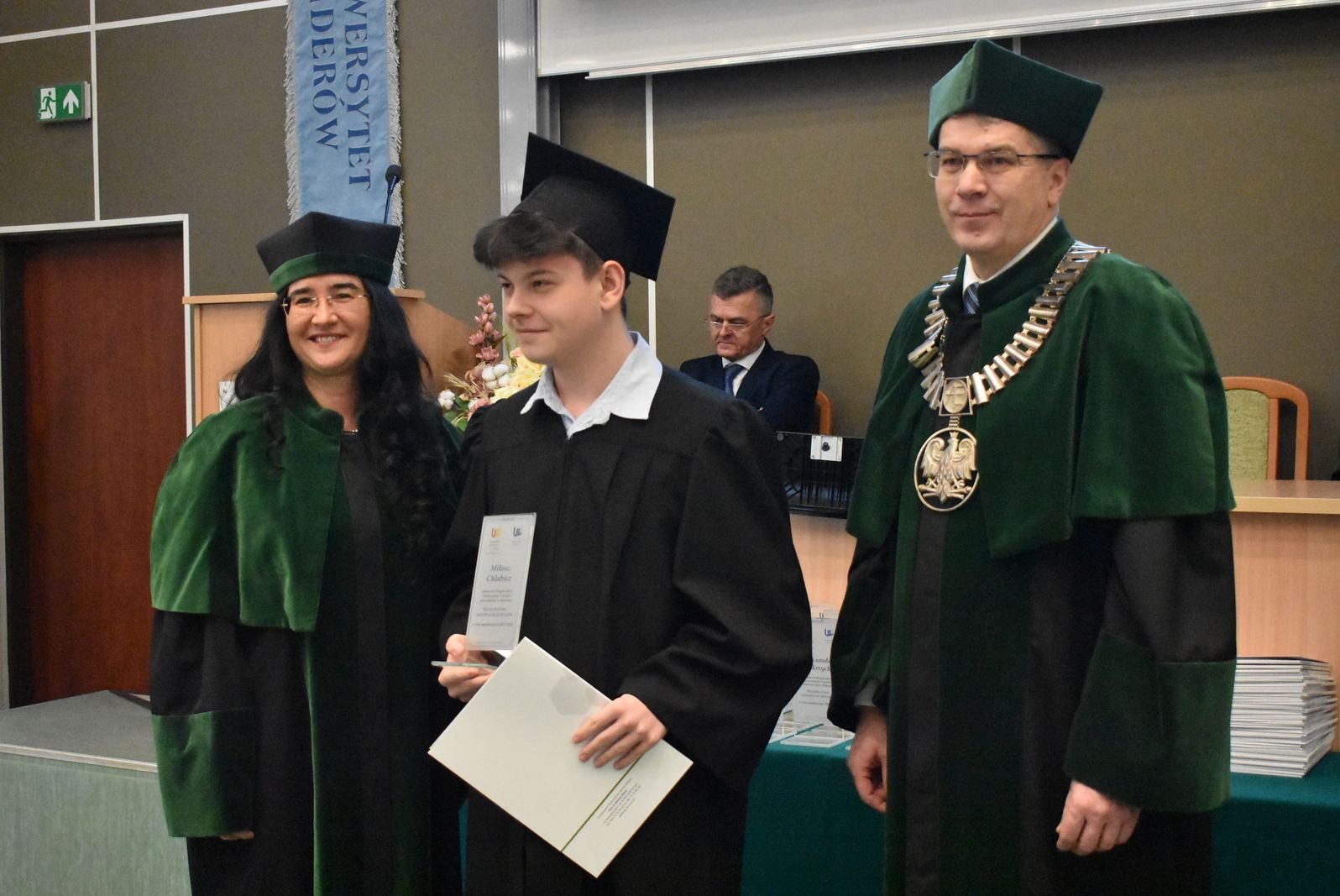 modzi-liderzy-z-dyplomami-121611