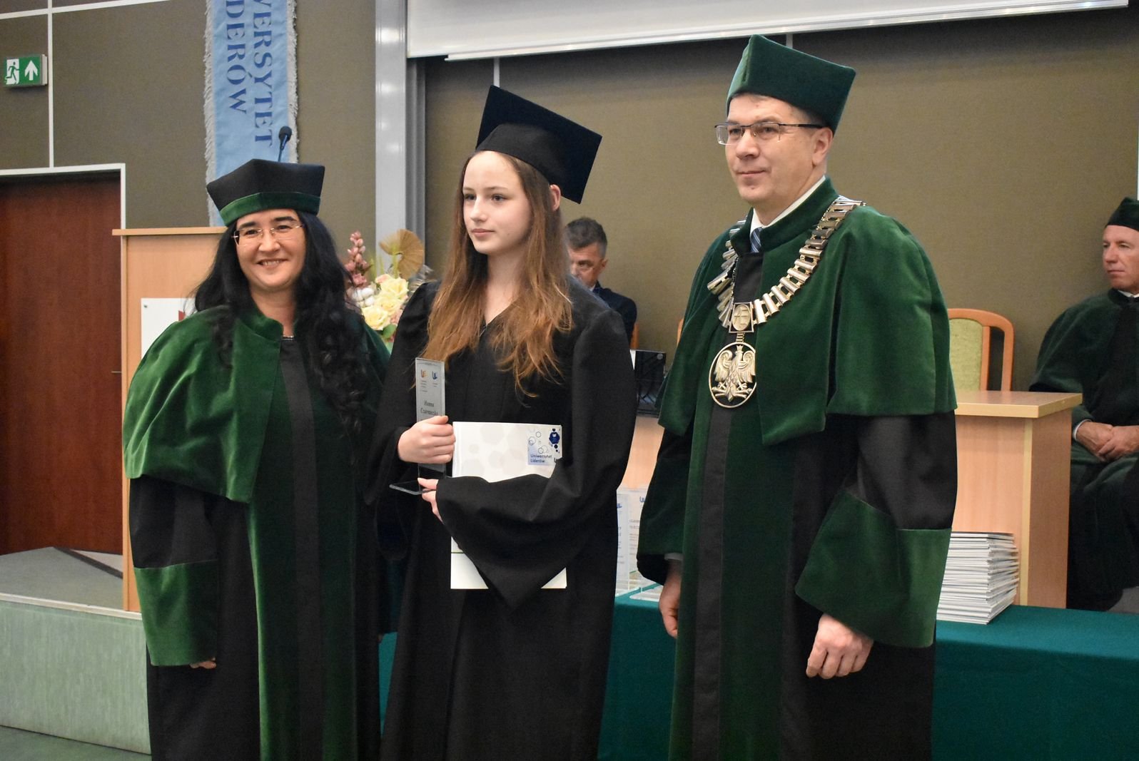 modzi-liderzy-z-dyplomami-121611