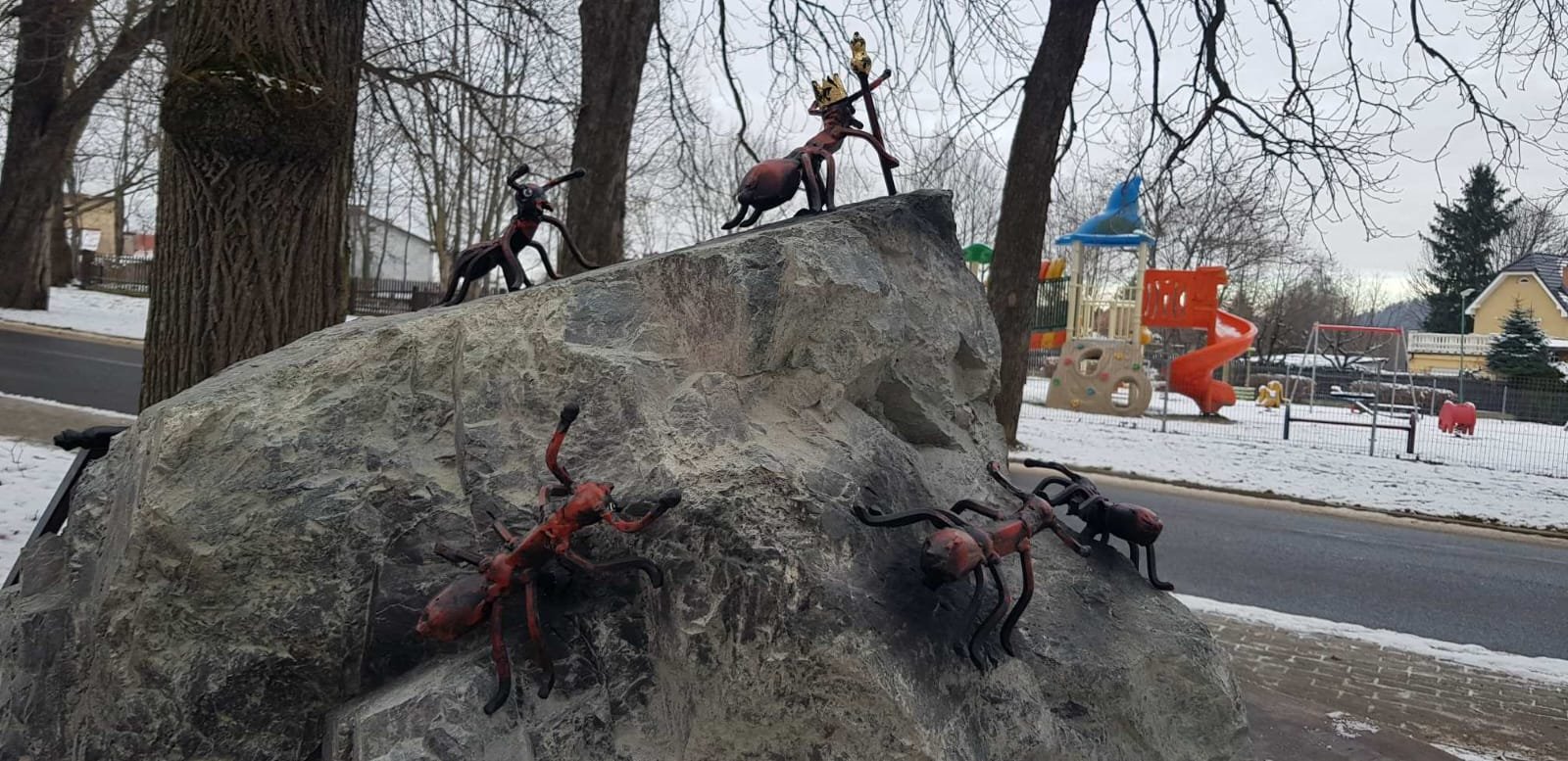 mrowki-obsiady-stojak-rowerowy-121616