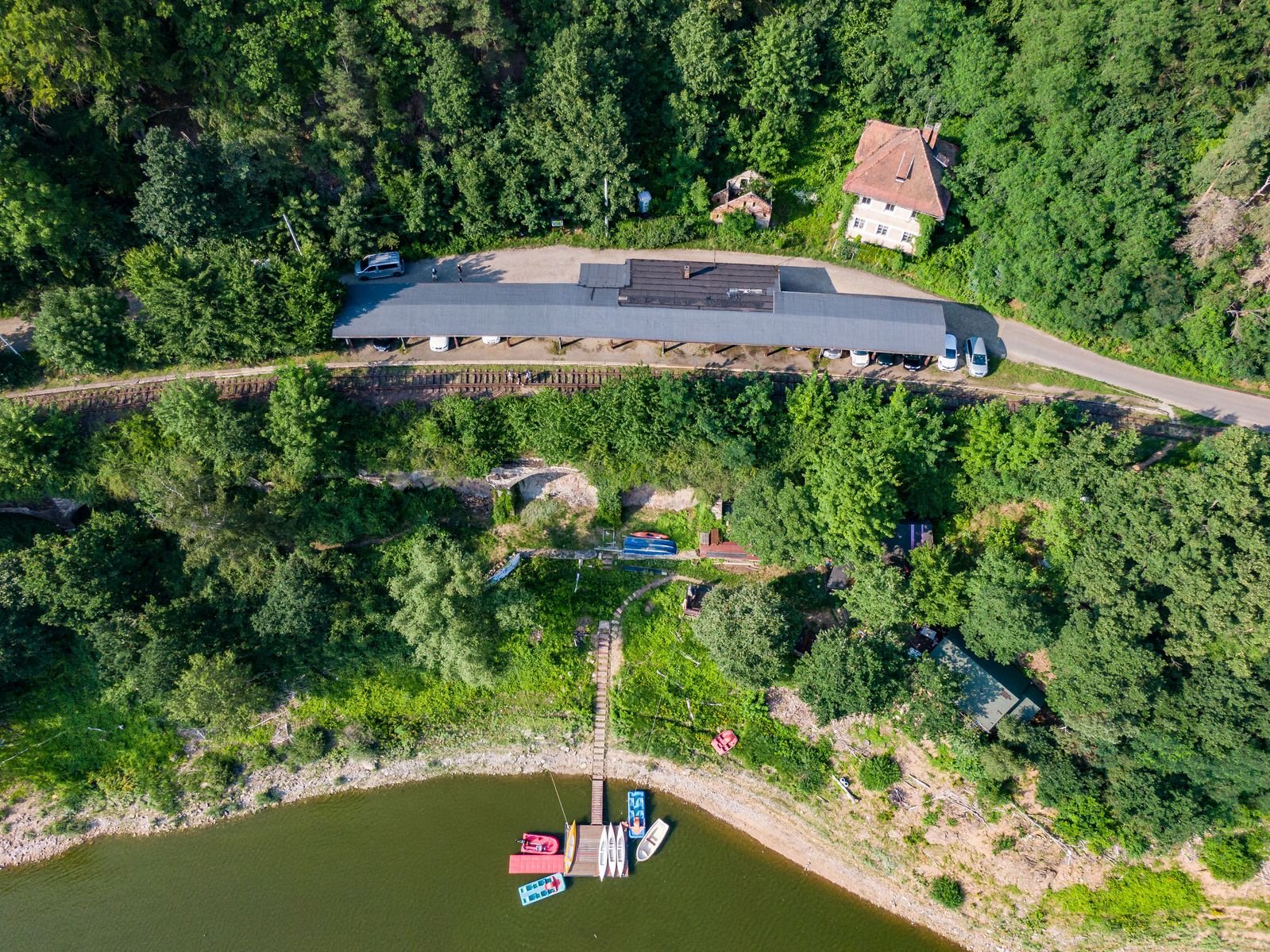 kto-kupi-stacje-nad-zapora-121741