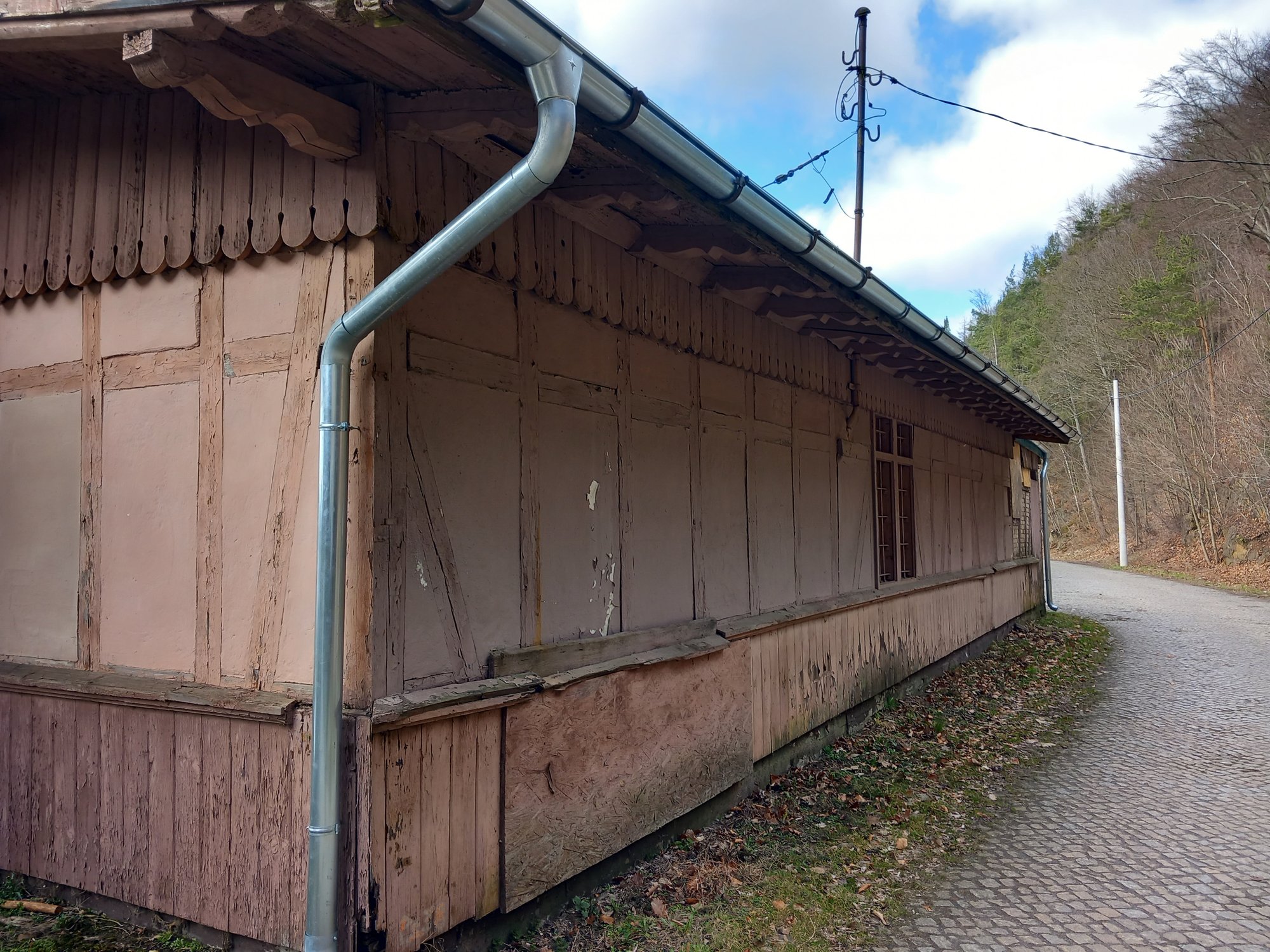 kto-kupi-stacje-nad-zapora-121741