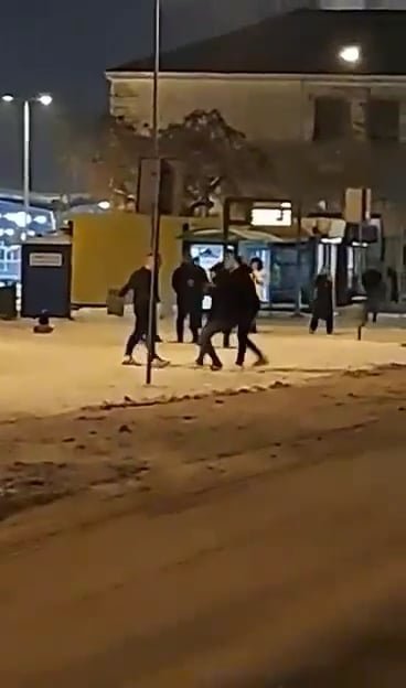 bijatyki-i-potuczone-butelki-121791