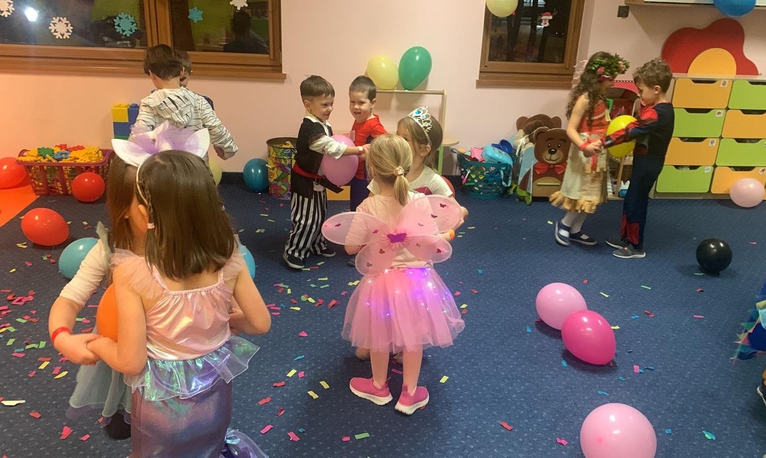 karnawaowa-magiczna-noc-w-akademii-happy-kids-121903