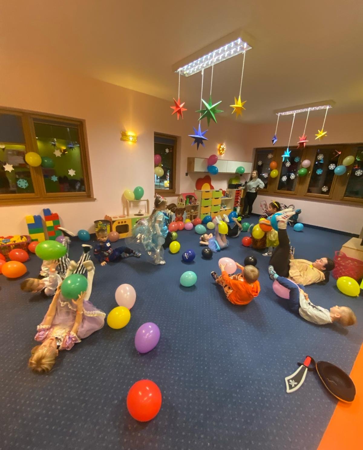 karnawaowa-magiczna-noc-w-akademii-happy-kids-121903