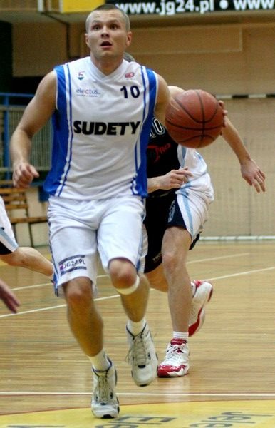 sudety-przegrywaja-w-meczu-na-szczycie-12200