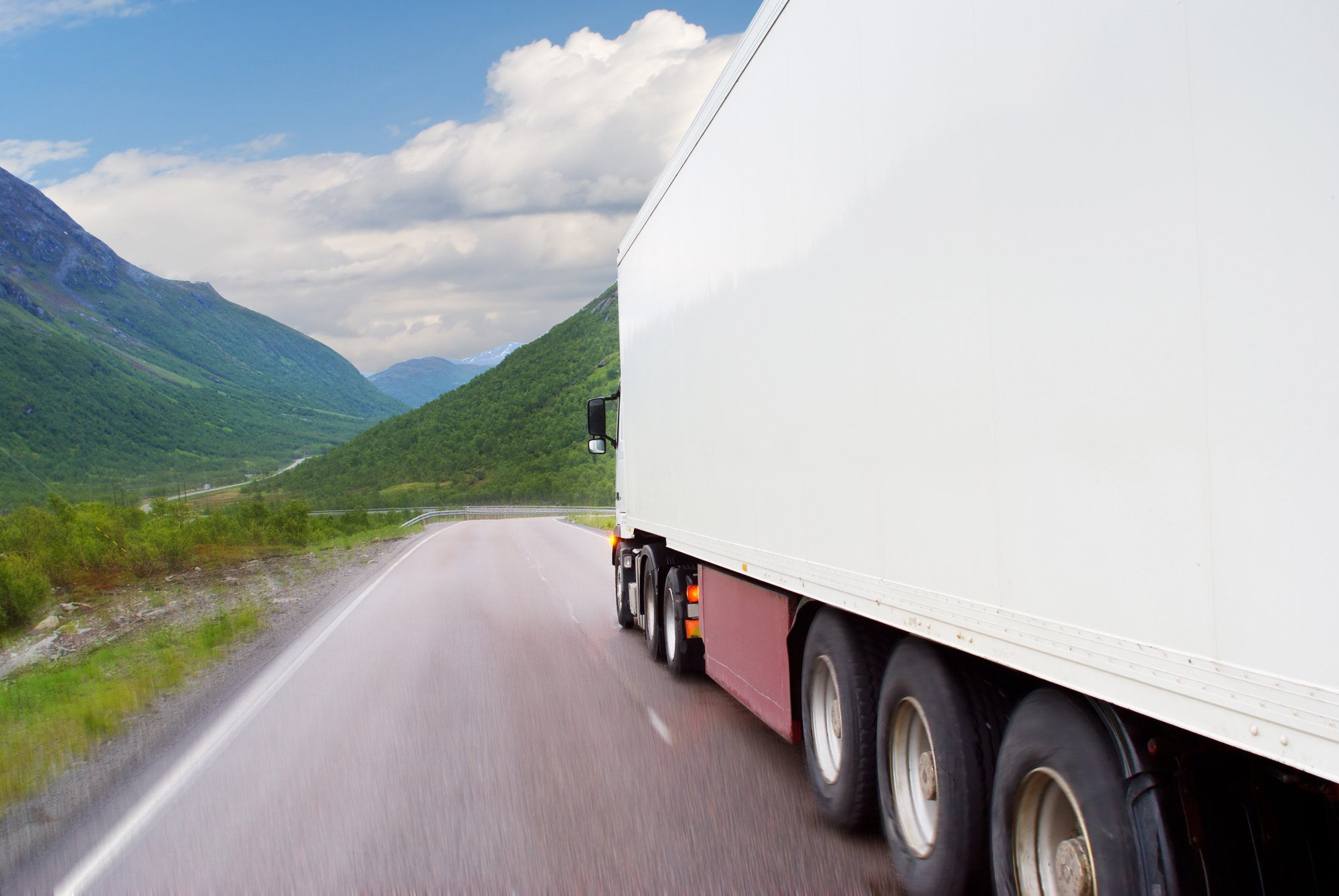 rewolucja-w-transporcie-ciezarowek-odkryj-najnowsze-oferty-122017