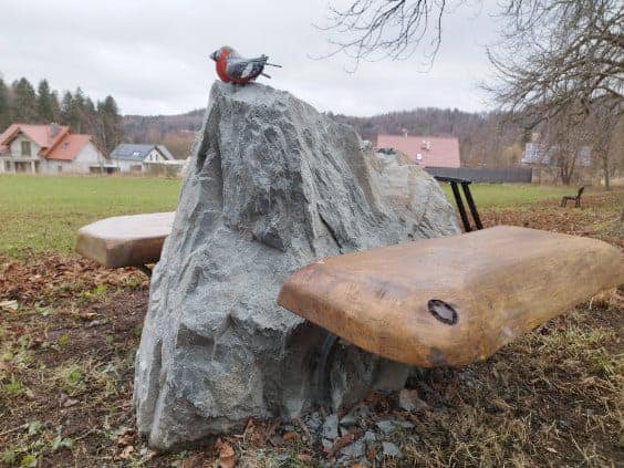 adne-ptaszki-na-kolejnych-stojakach-122068
