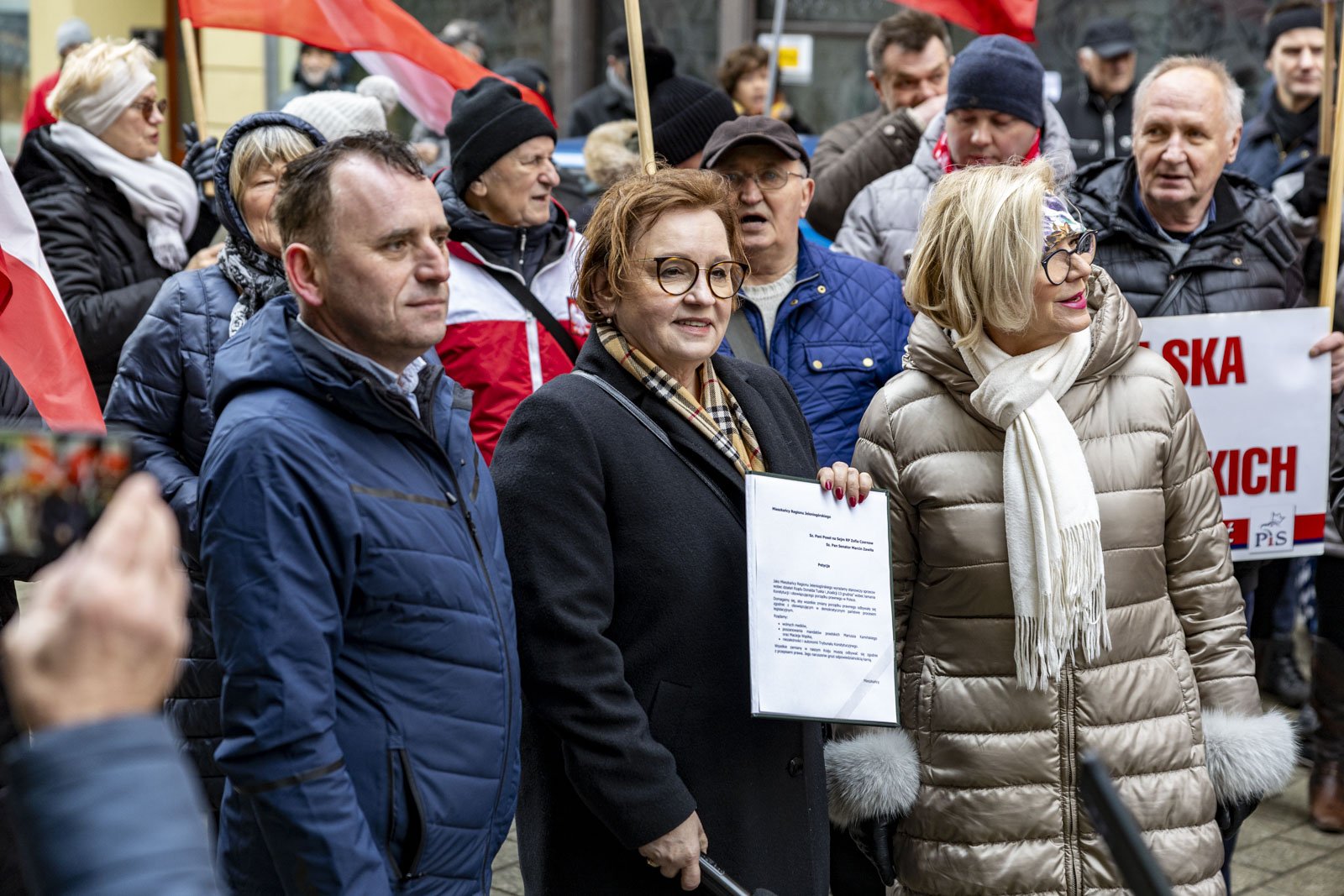 protestuja-w-centrum-miasta-122105
