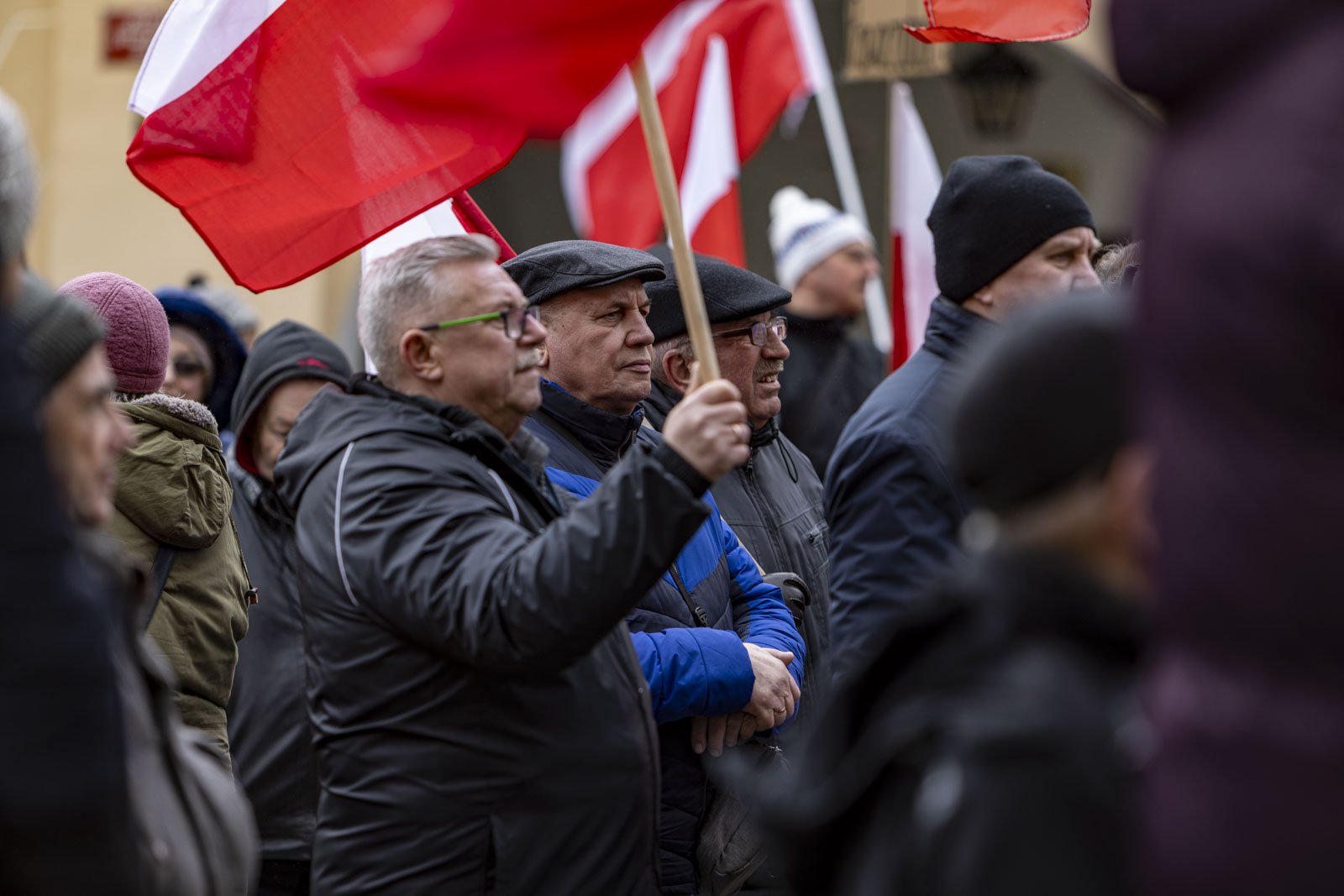 protestuja-w-centrum-miasta-122105