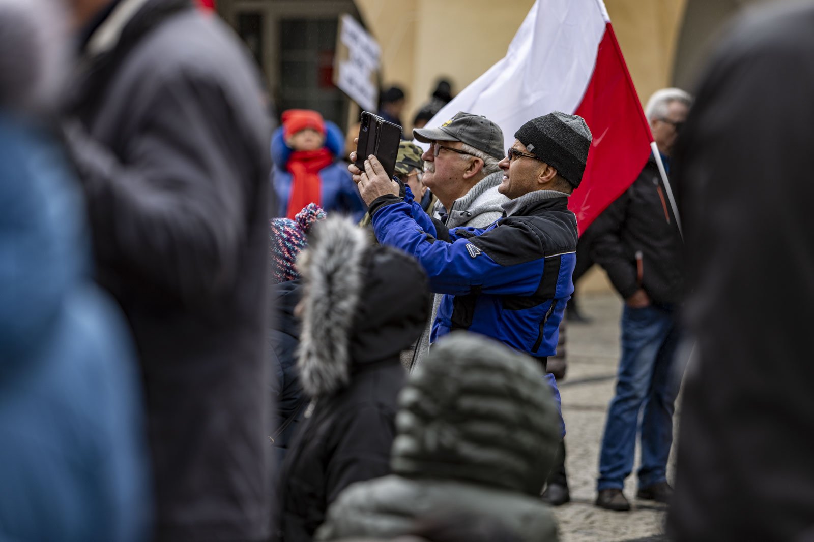 protestuja-w-centrum-miasta-122105