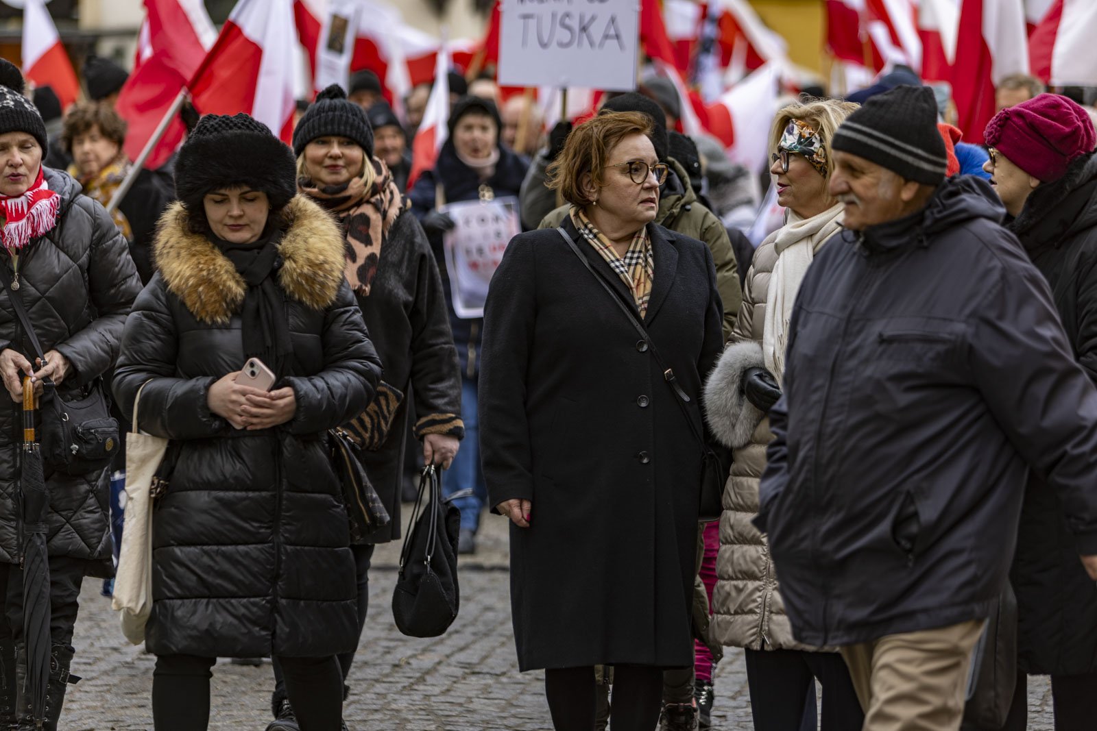 protestuja-w-centrum-miasta-122105