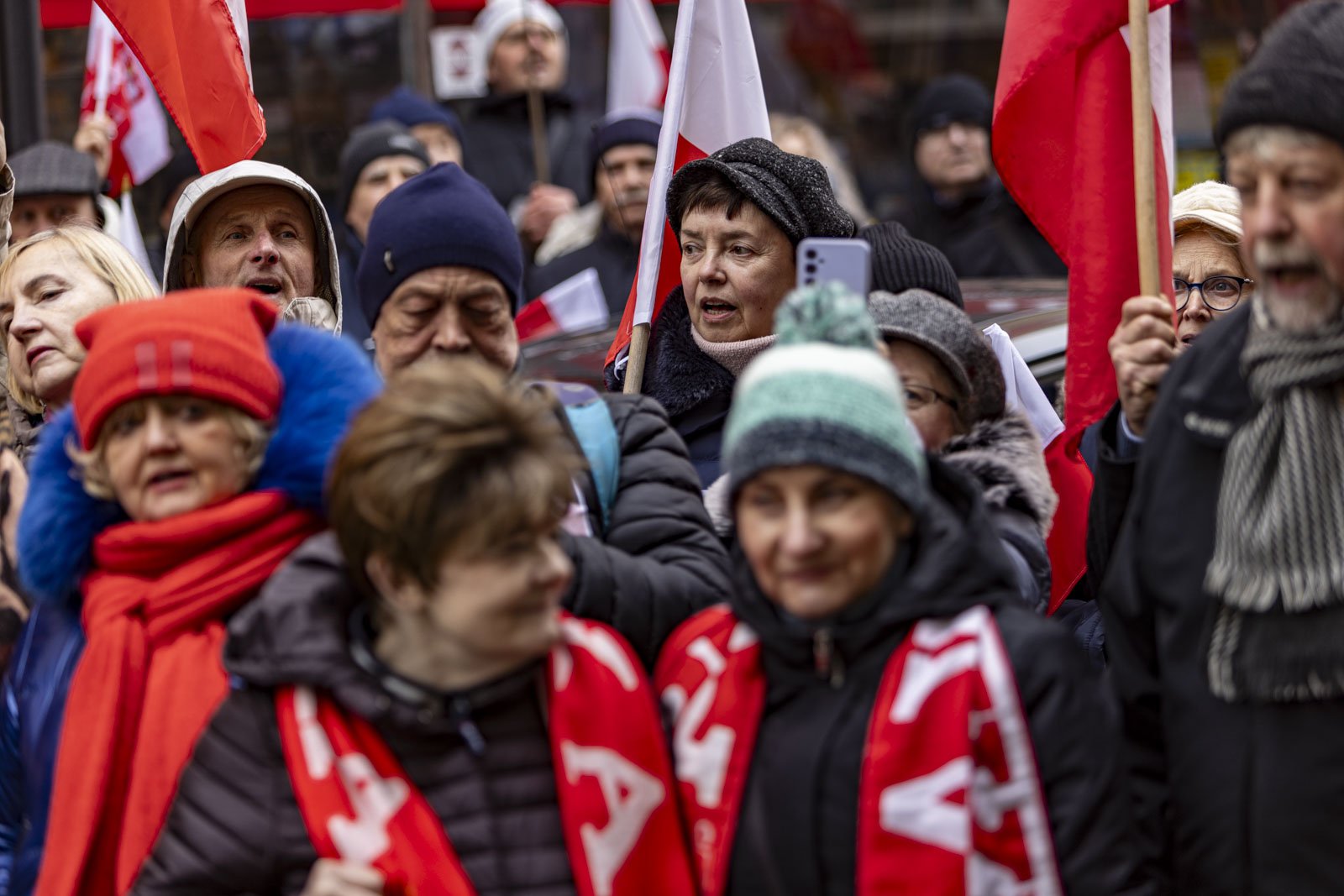 protestuja-w-centrum-miasta-122105
