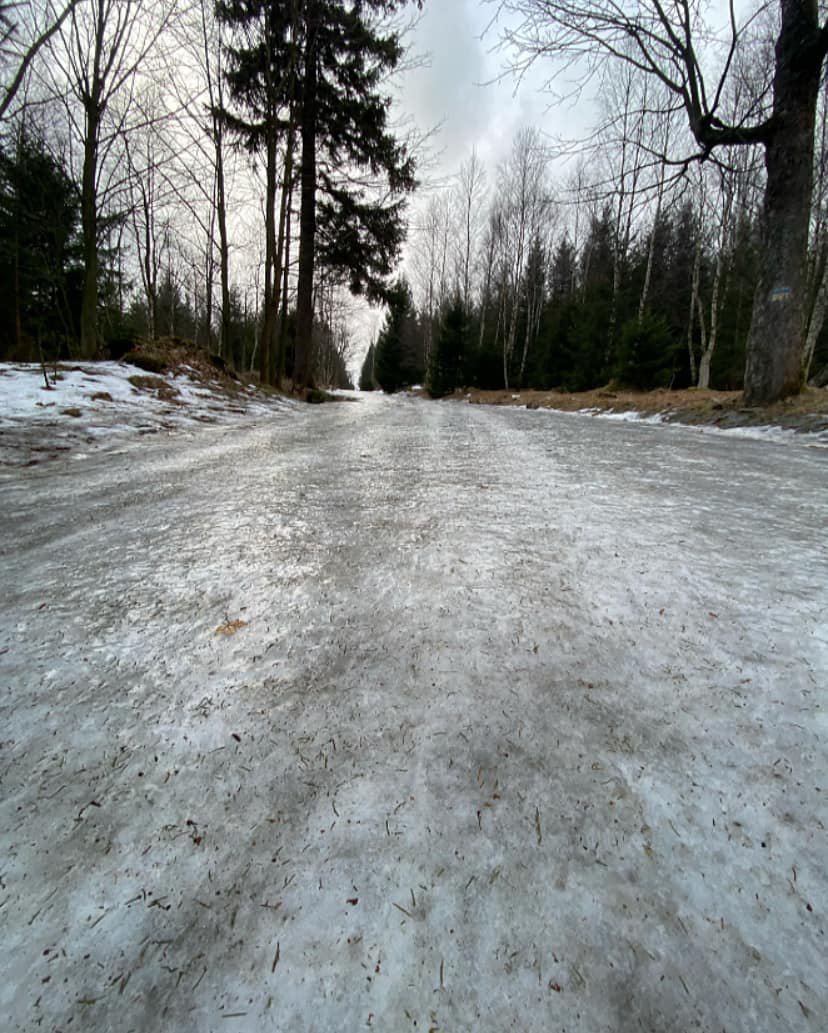 paszcz-lodu-widze-nawet-z-okna-122120
