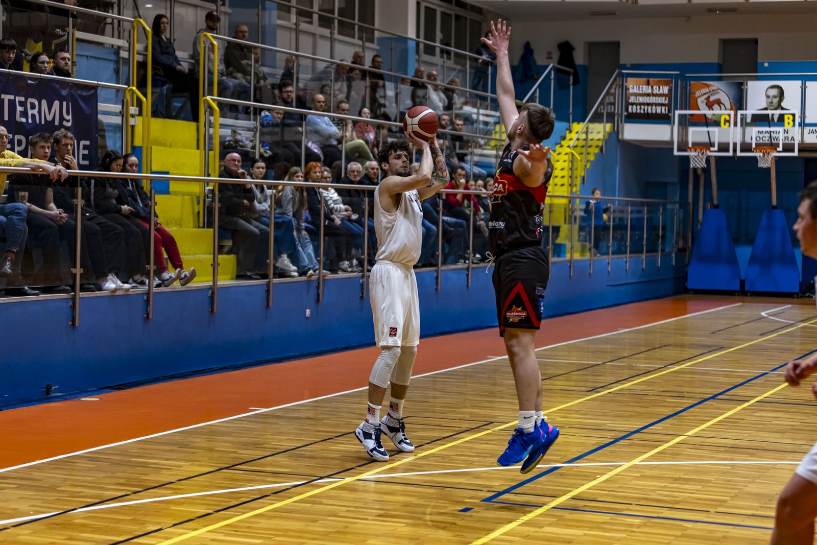 ostra-wymiana-ciosow-przy-sudeckiej-122151