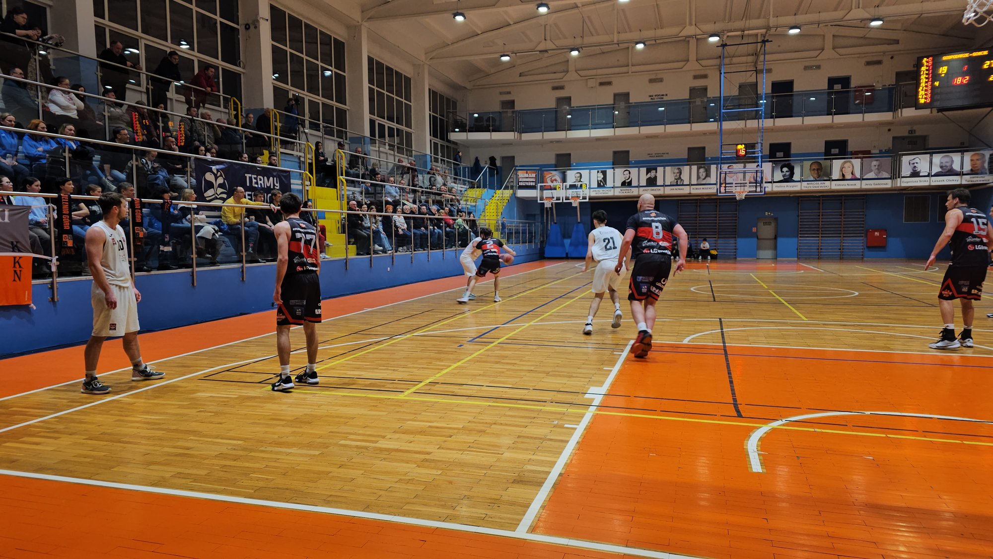 ostra-wymiana-ciosow-przy-sudeckiej-122151