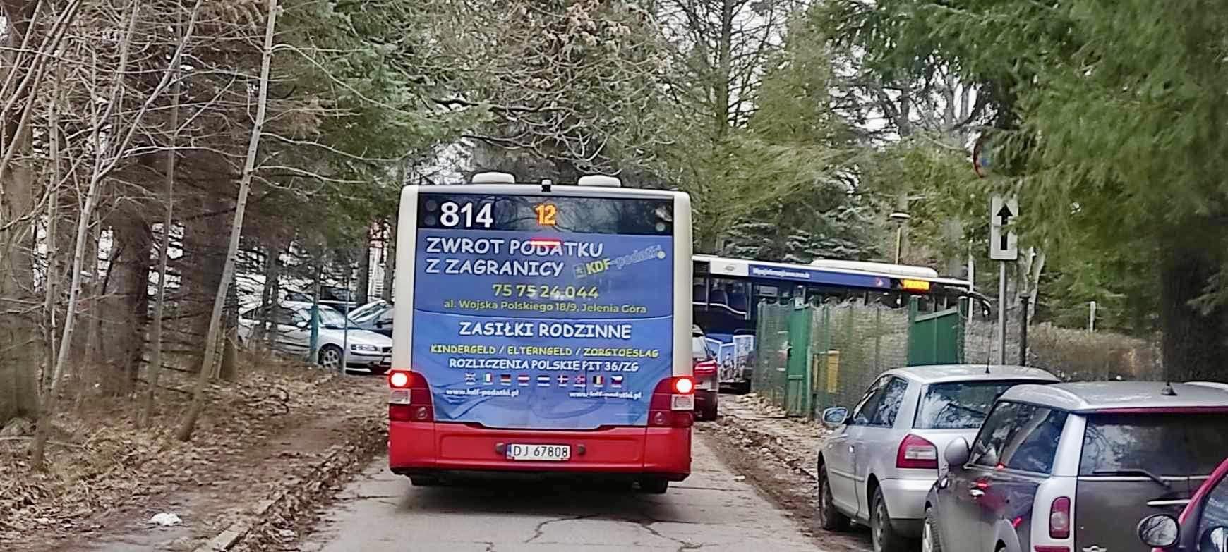 samochody-blokuja-autobusy-122188